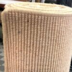 Moquette e Parquet - dettagli texture moquette di lana con orlatura modello Cordal di colore beige