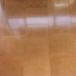 Moquette e Parquet - Promozioni, pavimentazione costituita da pietre autoposanti di colore marrone chiaro modello High Density 01
