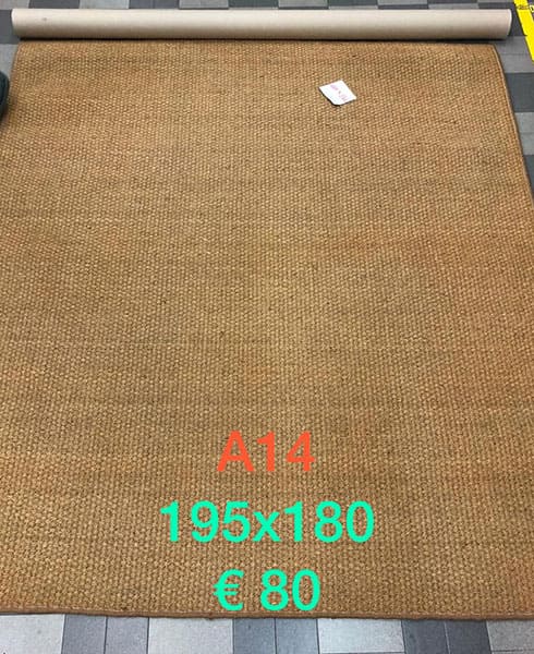Moquette di fibra naturale di colore marrone modello A14