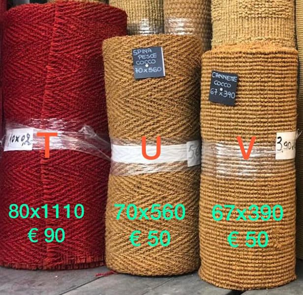Moquette in fibra naturale di colore rosso e ocra modello T, U e V